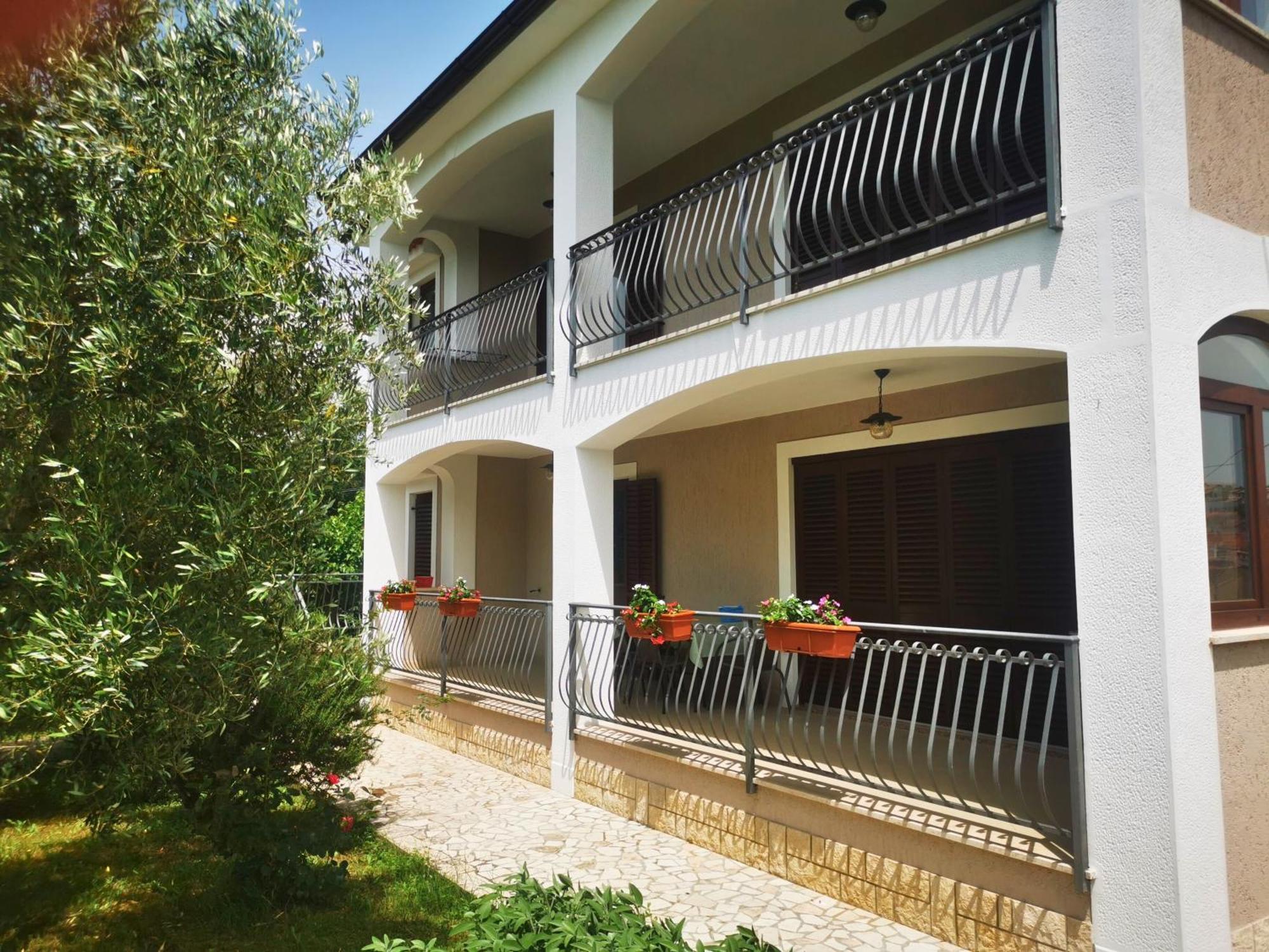 Garden Apartment Maria Врсар Экстерьер фото