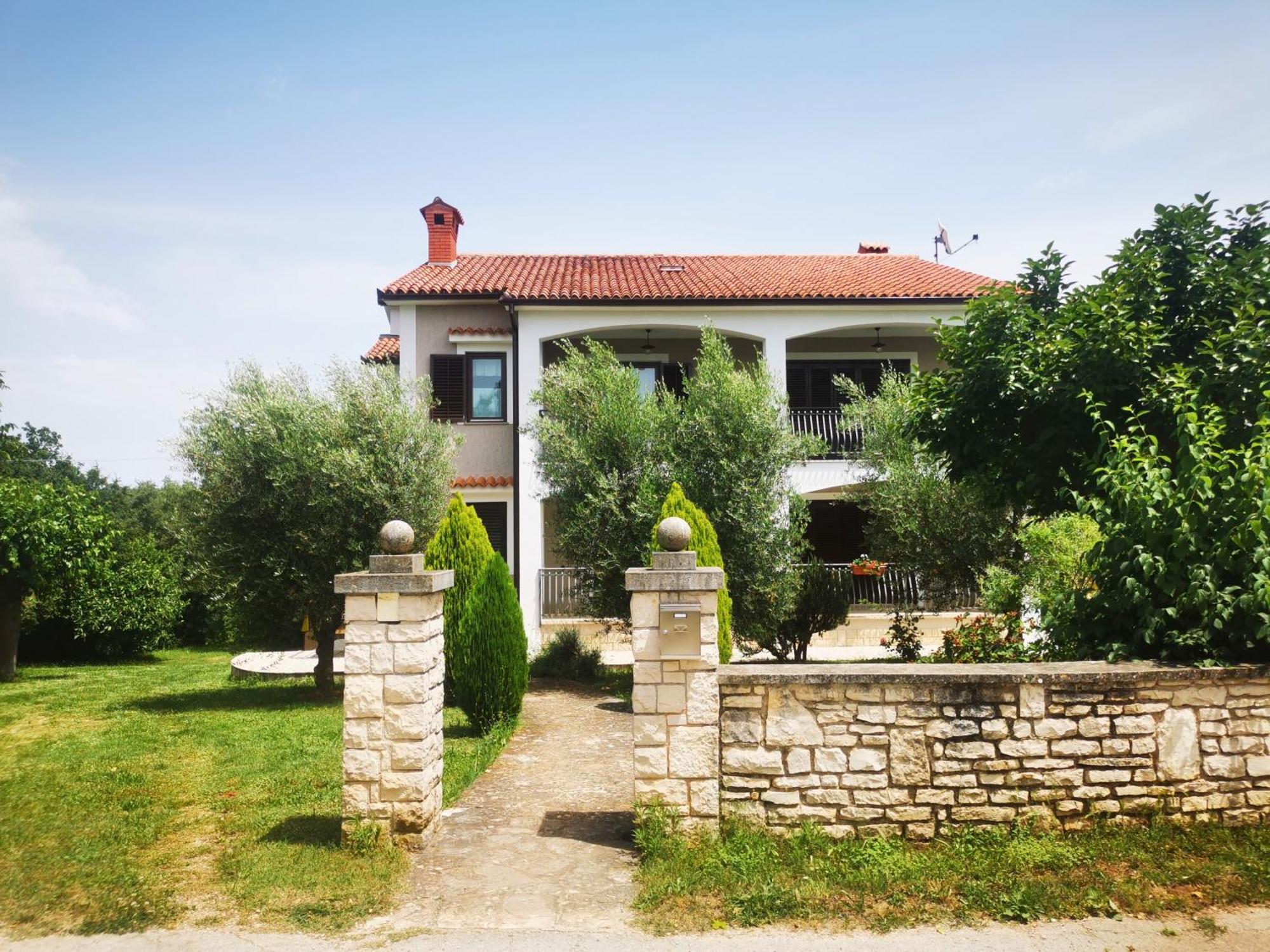 Garden Apartment Maria Врсар Экстерьер фото