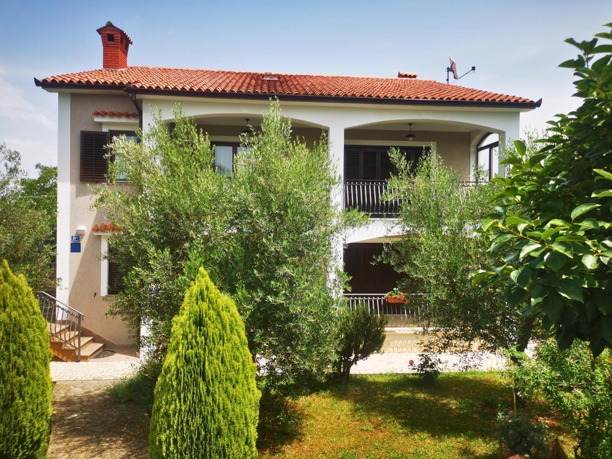 Garden Apartment Maria Врсар Экстерьер фото