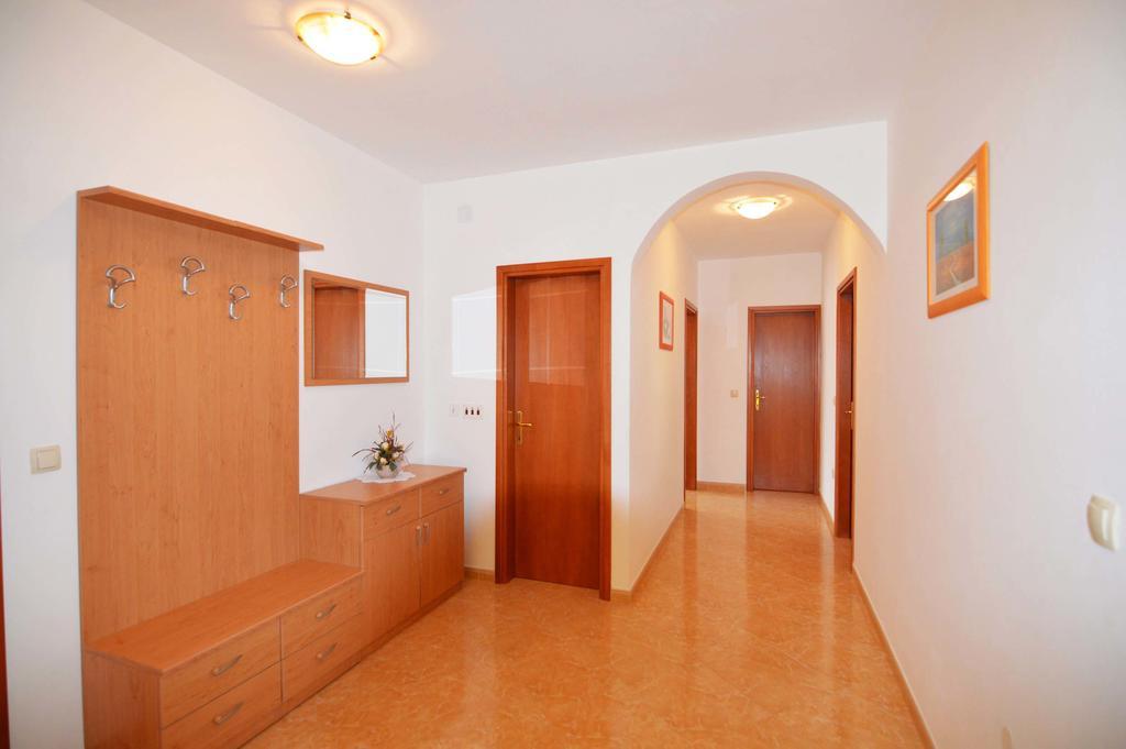 Garden Apartment Maria Врсар Экстерьер фото