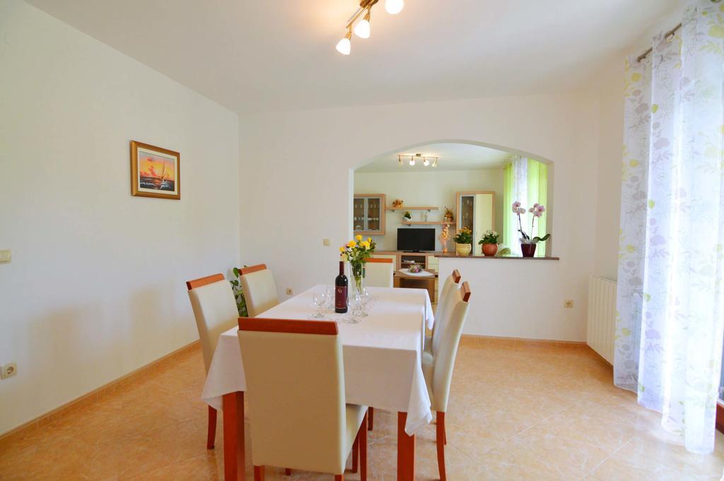 Garden Apartment Maria Врсар Экстерьер фото