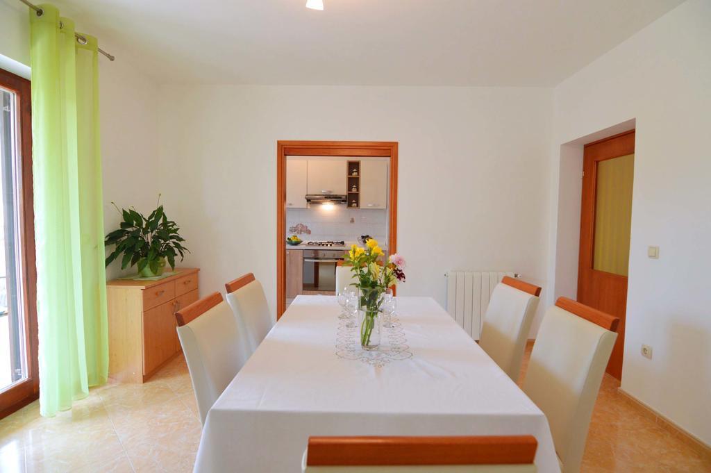 Garden Apartment Maria Врсар Экстерьер фото